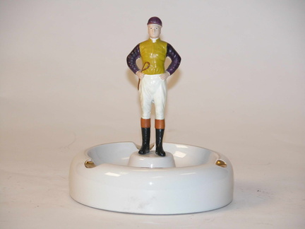 Monmouth-Park-Ashtray-8-x-6.75-x-6.75